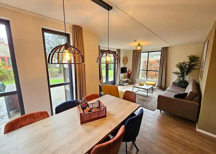 New 3 Bedroom House 7 People
